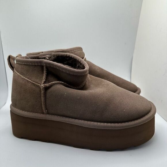 CUSHIONAIRE Women's Genuine Suede pull platform boot +Memory Foam 8 WIDE TAUPE - Picture 1 of 7
